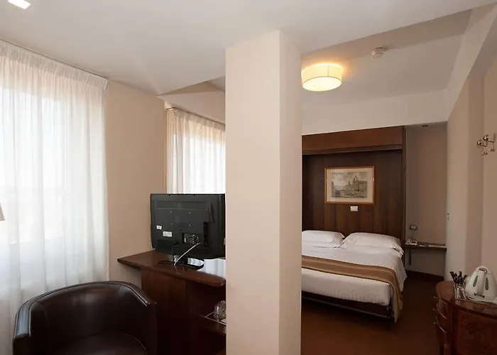 Western Piccadilly 4*