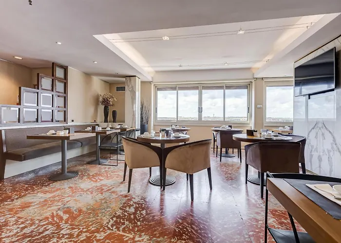 Western Piccadilly 4*