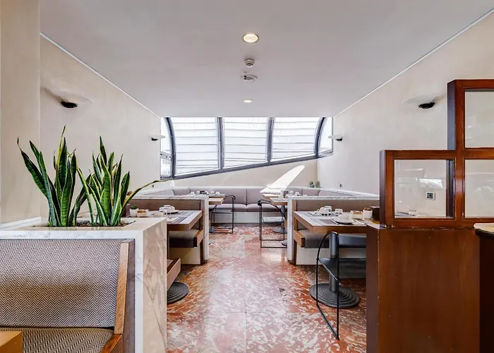 Western Piccadilly 4*