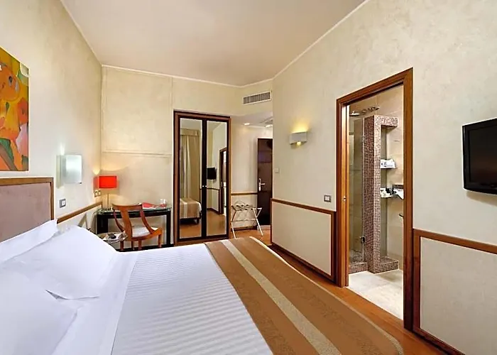 Western Piccadilly Hotel 4*